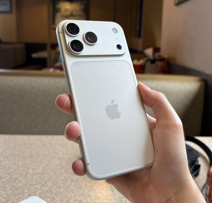 š Apple iPhone 17 Pro (256 GB) - Prateado
