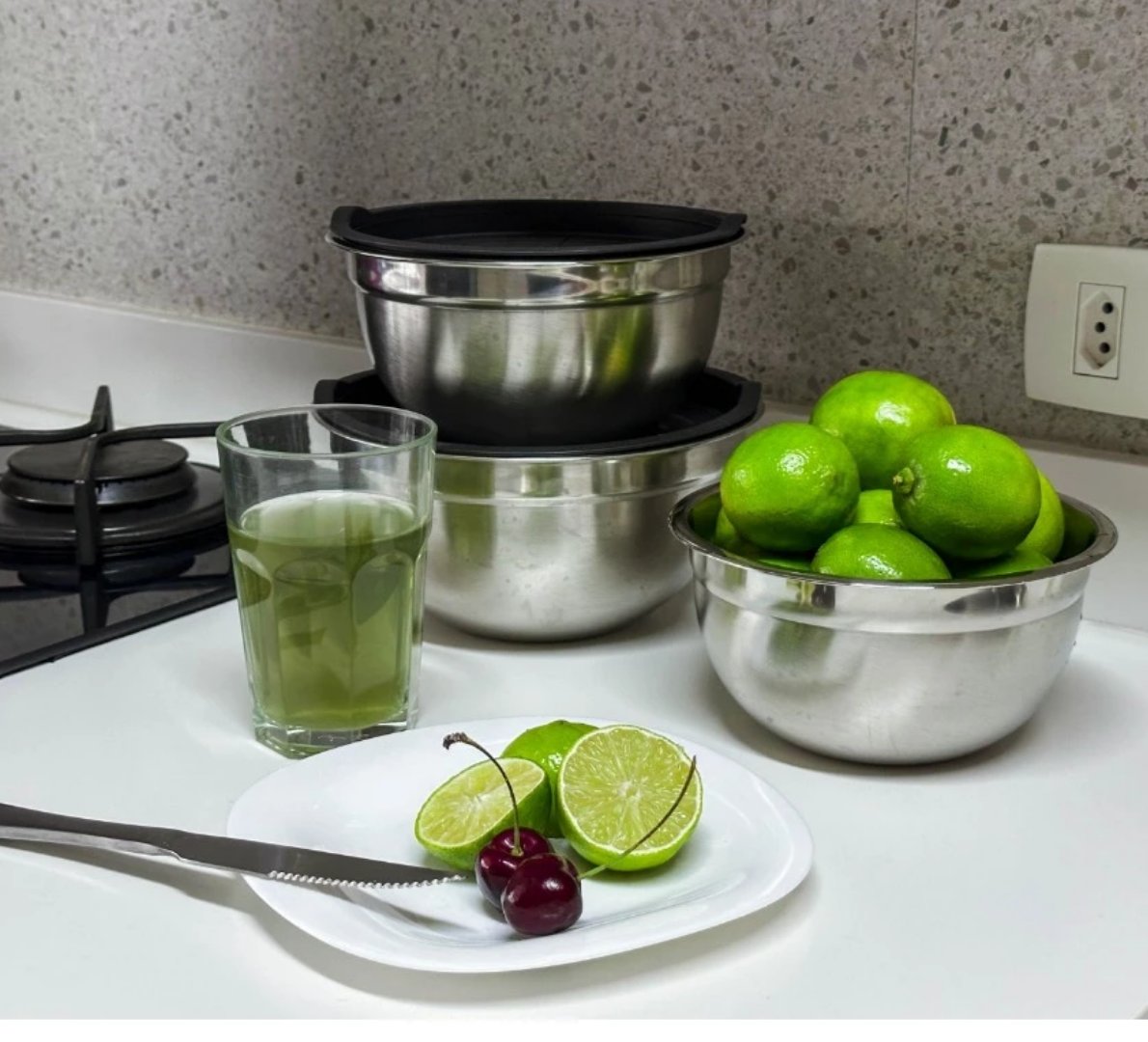 ✅ Kit com 3 Bowls Tigelas de Inox com Tampa Bumper