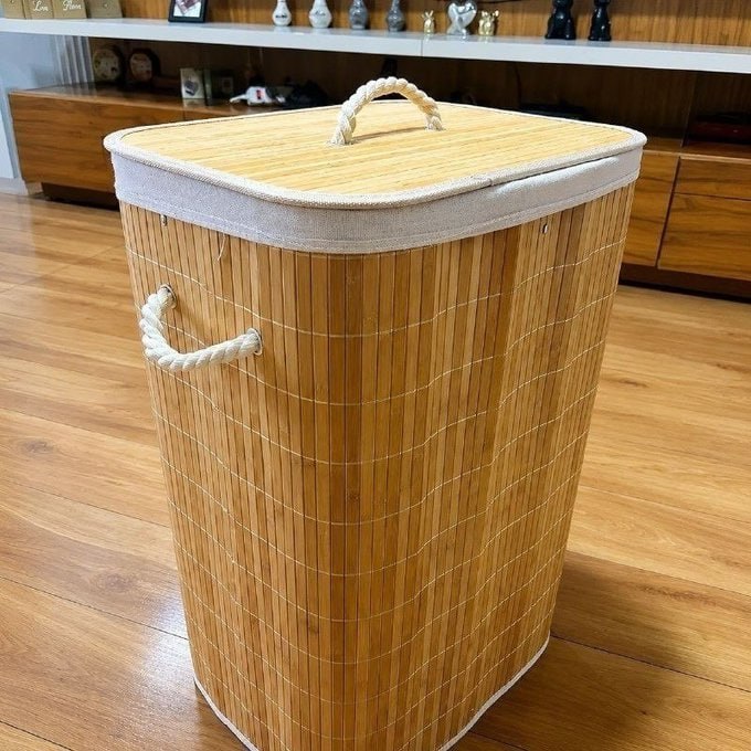 NINGUÉM GOSTA DE ROUPA JOGADA NO CHÃO