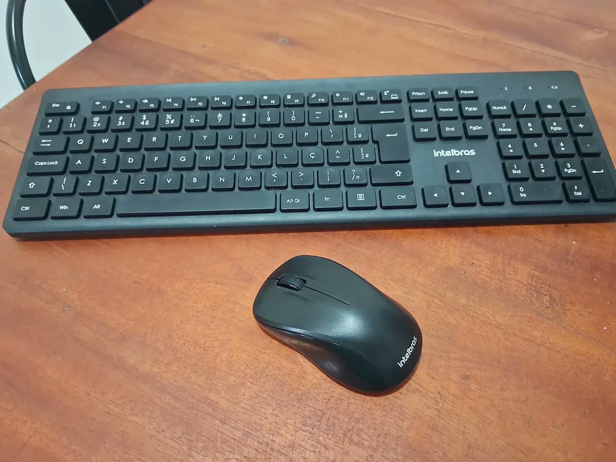 ⌨️ Kit Teclado e Mouse Sem Fio CSI50 2.4GHz ABNT2 Intelbras