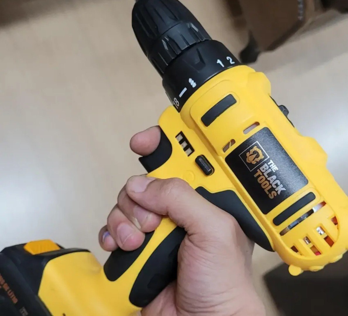 🔩 Furadeira Parafusadeira Sem Fio A Bateria Tb-12e 12v