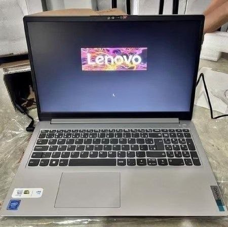 💻 Notebook Lenovo IdeaPad 1 R3-7320U 4GB 256GB SSD Linux 15.6"