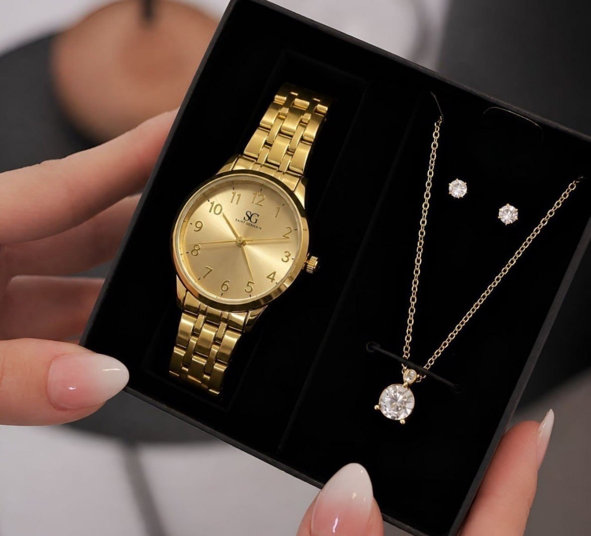 ✅ Kit Relógio Colar E Brincos Ponto De Luz Dourado Saint Germain