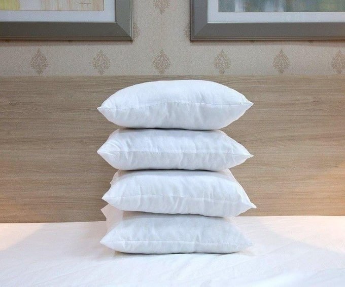 🛏 Kit com 4 Travesseiros 100% Algodão Extra Firme