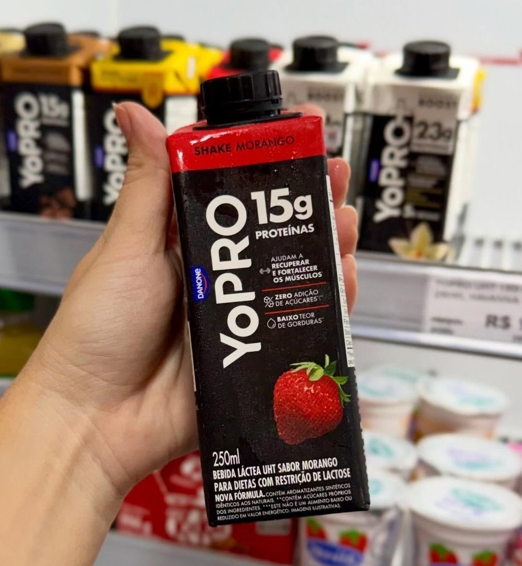 💪 YoPRO Bebida Láctea UHT Morango 15g de proteínas 250ml 12un