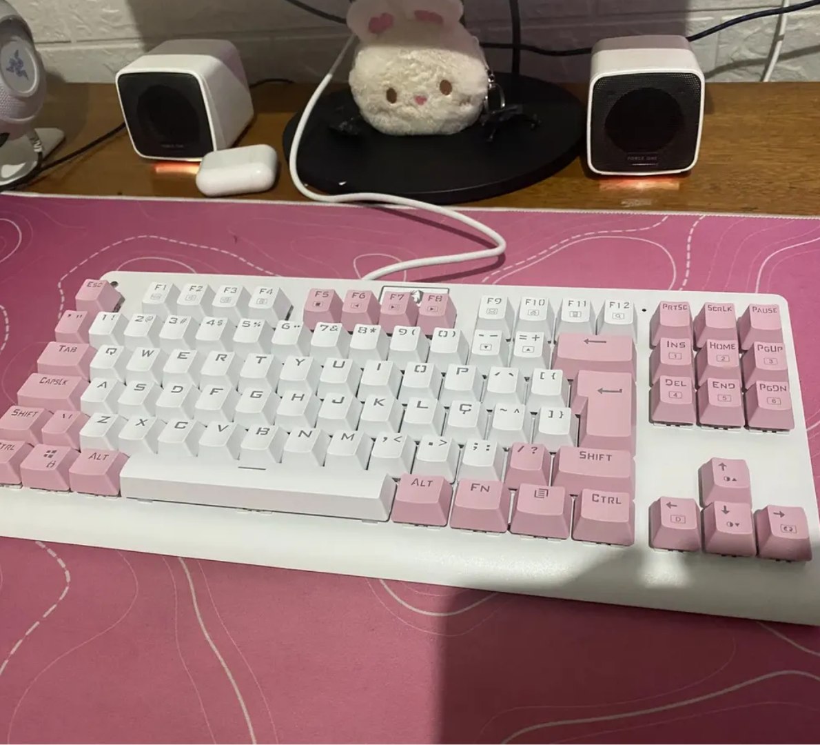 ⌨️ Redragon Dark Avenger Rgb Branco E Rosa Switch