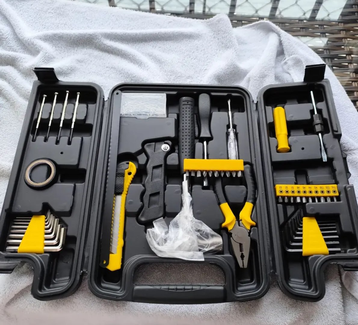🛠  Jogo de Ferramentas Kit com Maleta Resistente - Titanium Platina 200 Peças