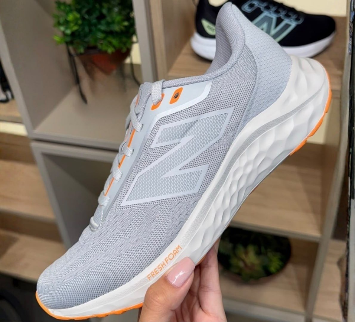 👟 Tênis New Balance Fresh Foam Arishi V4 (2 cores)