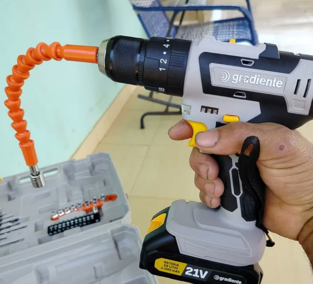 ✅ Parafusadeira Furadeira Sem Fio Gradiente GPB21VW Impacto 21V com Maleta