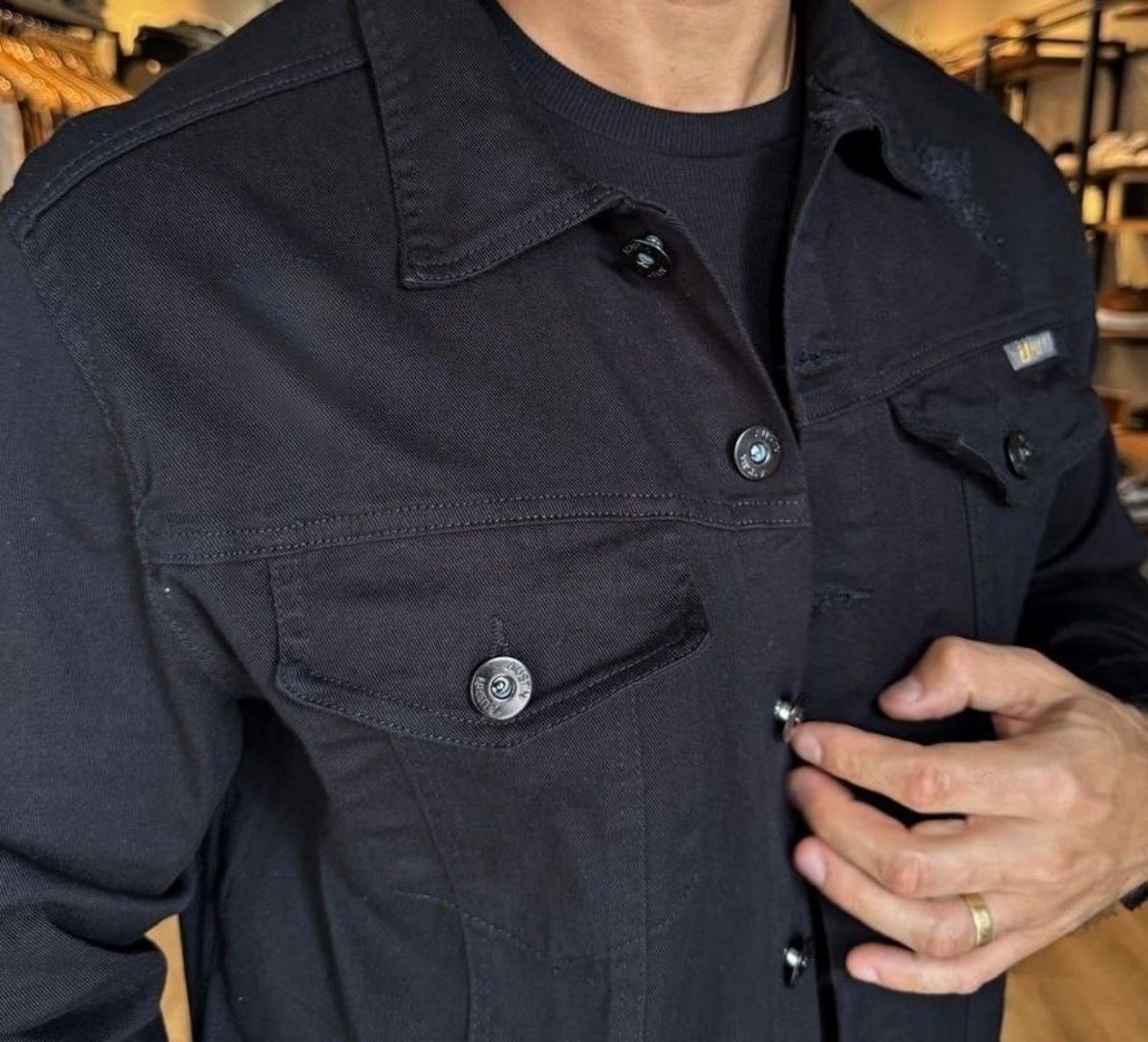 🧥 Jaqueta Jeans Sarja Preta - Tamanho GG