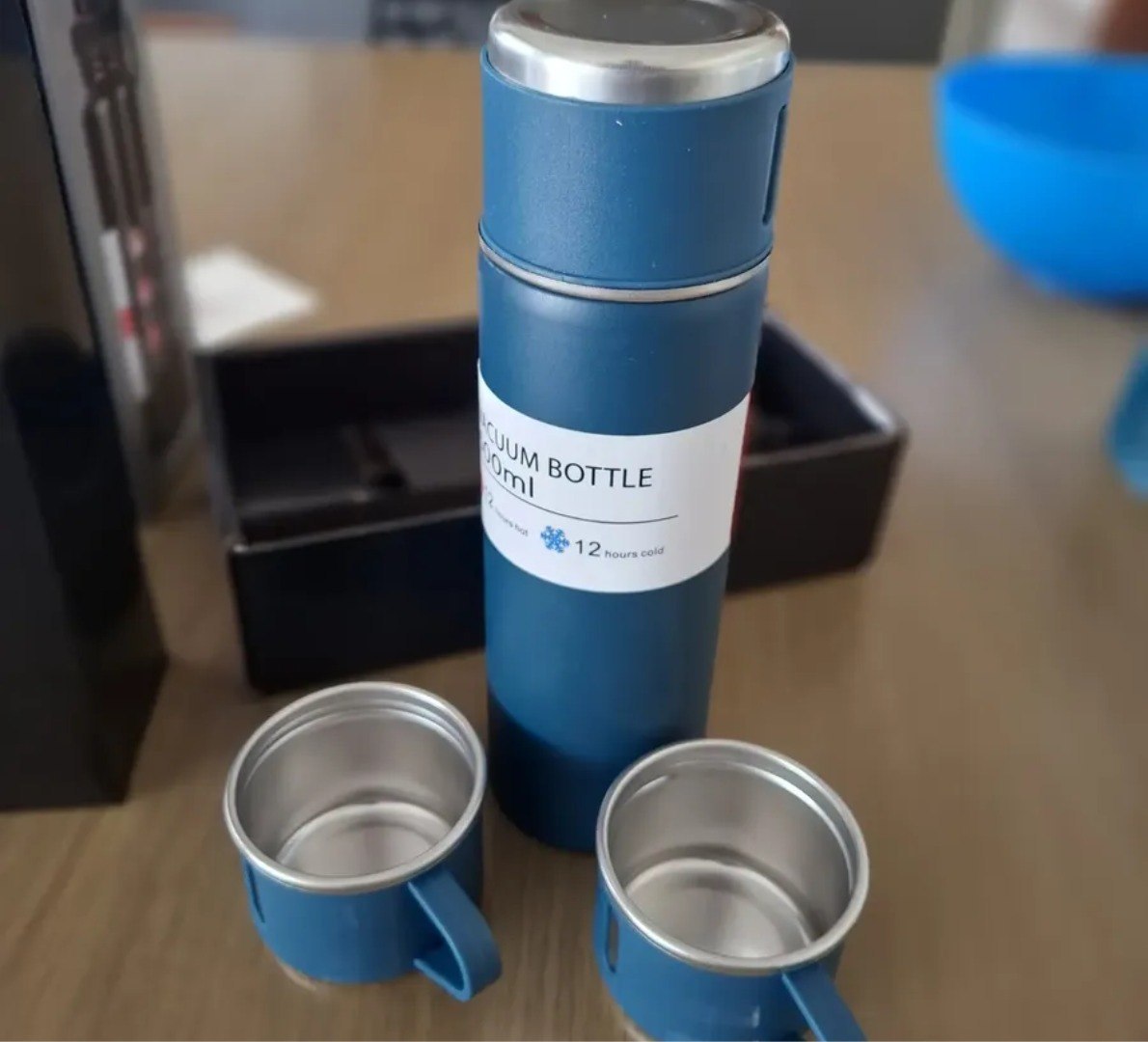 🍶Kit Garrafa Térmica Inox 500ml + 3 Xícaras- Em cores