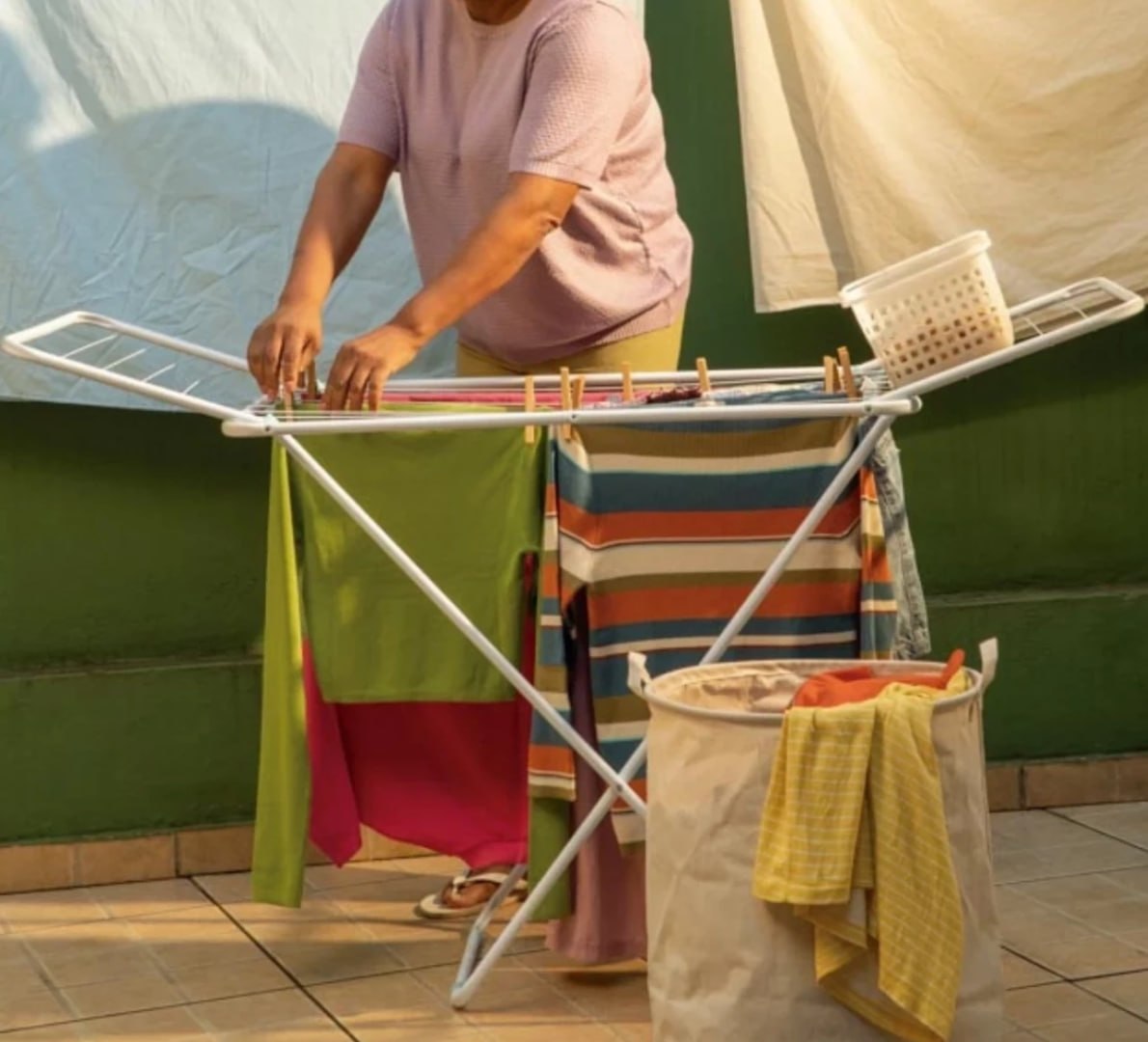 👗 Varal de Chão Abas Slim Dobrável, de Aço
