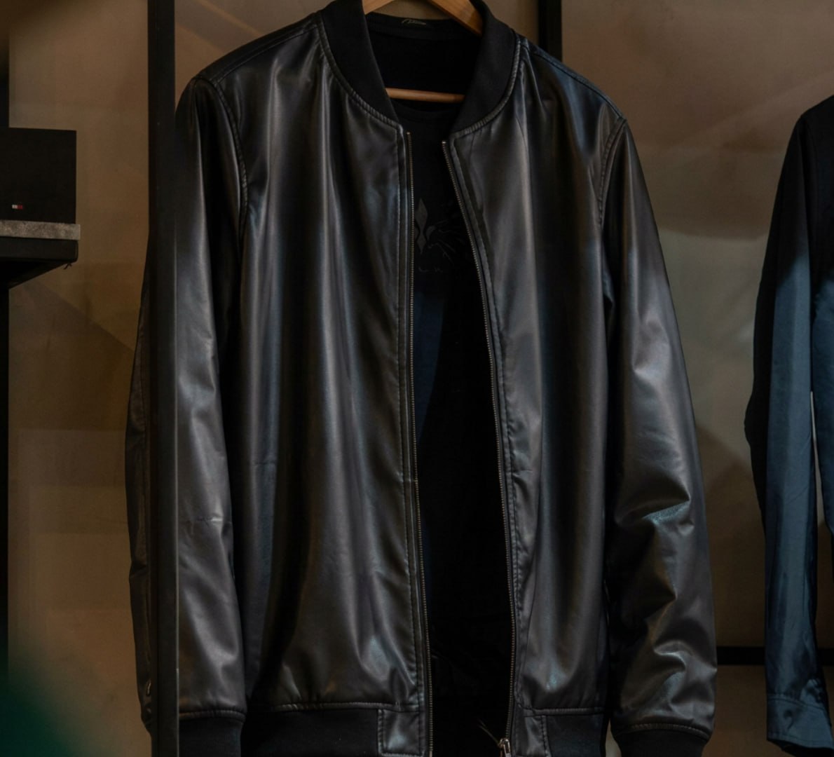 🧥 Jaqueta Bomber Courino com Zíper