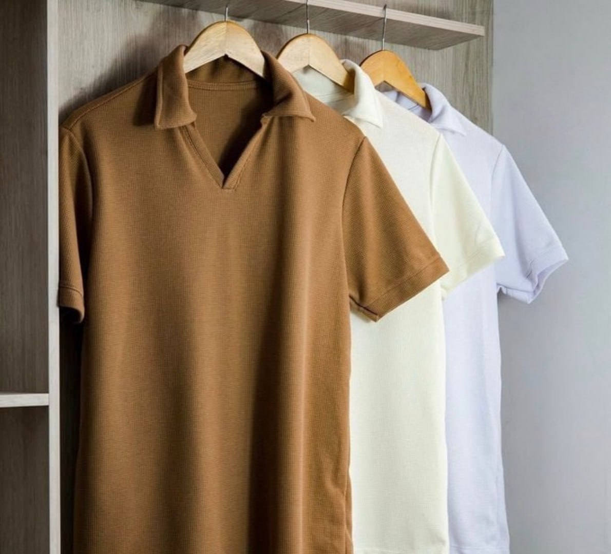 👕 Camiseta Polo Texturizada Sem Botão (Várias cores)