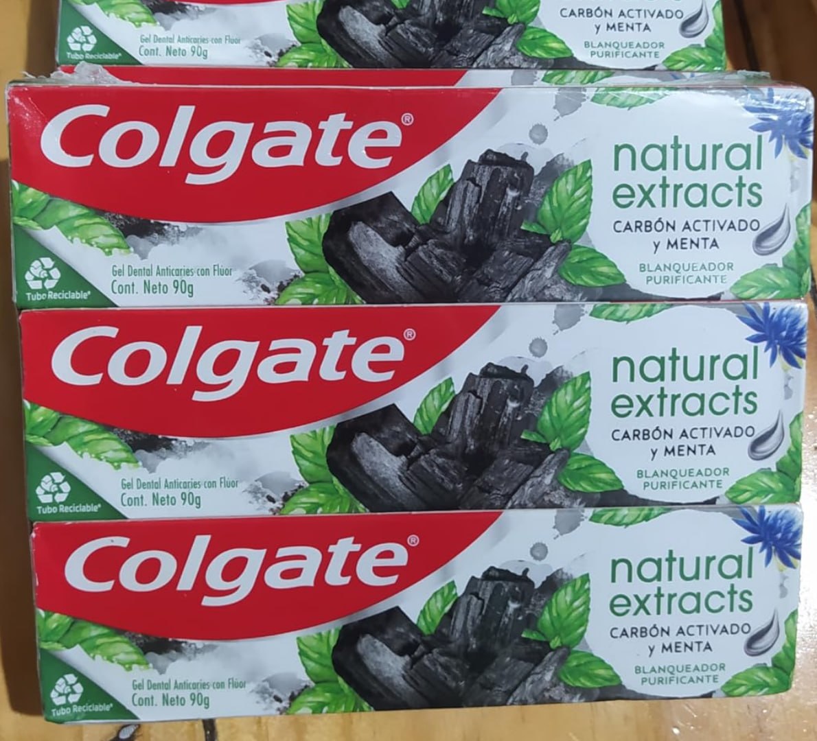 🦷 3 unid. Colgate Creme Dental Vegano Natural Extracts Carvão e Menta, 90g