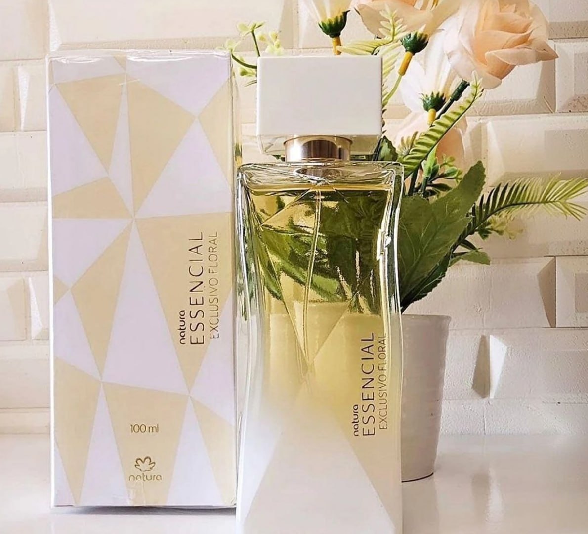 🌬 Essencial Exclusivo Floral Feminino 100ml