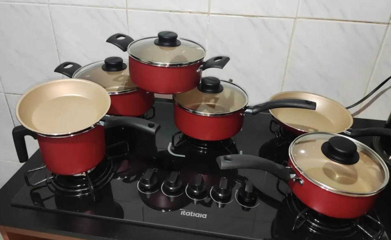 BORA APOSENTAR ESSAS PANELAS DO SÉCULO PASSADO, NÉ?