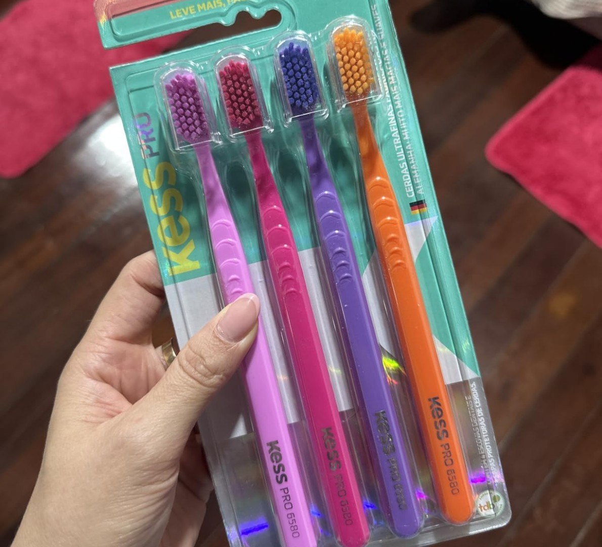 🪥 KESS Pack com 4 Escovas Dentais Pro Extra Macias