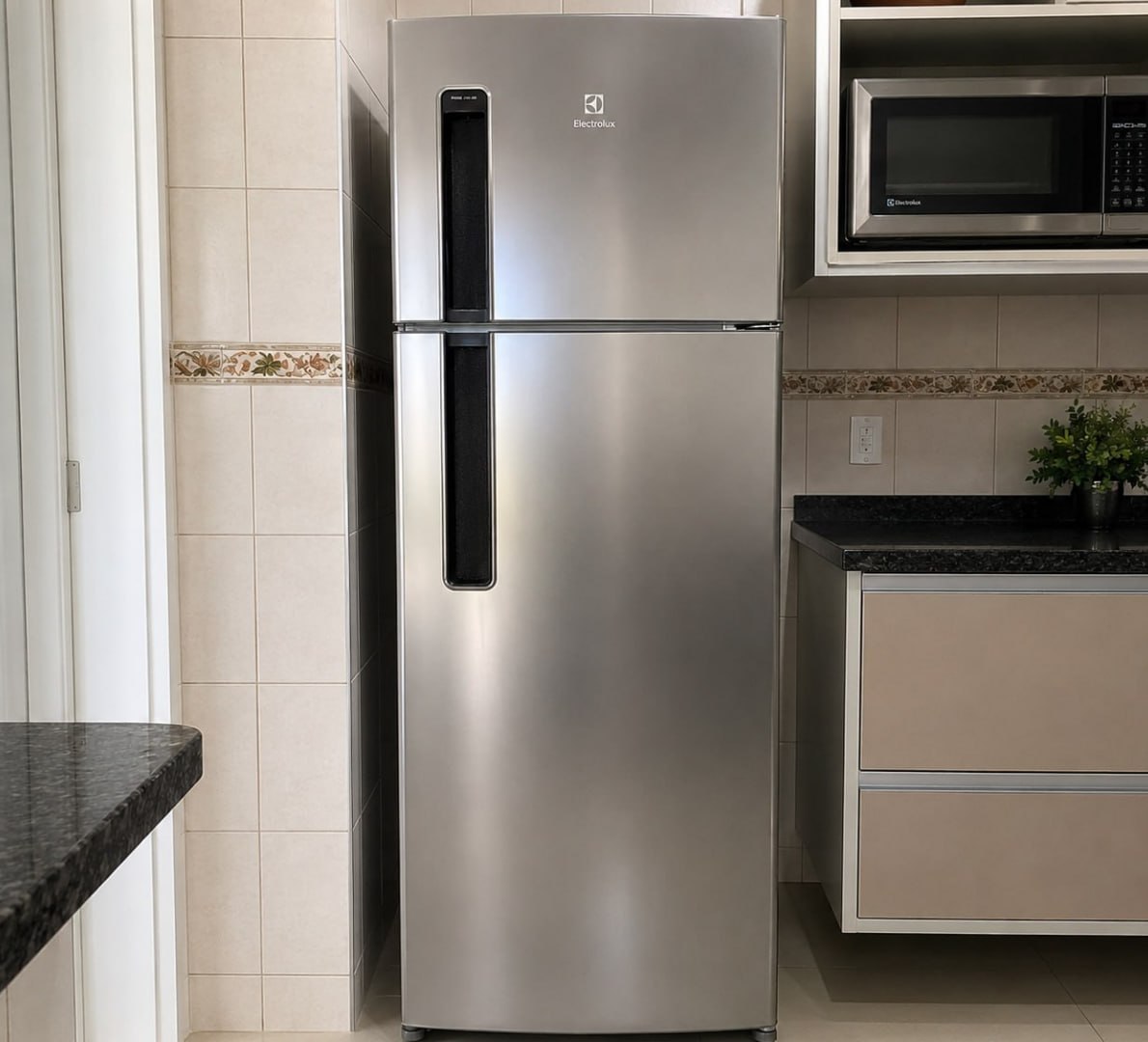 ✅ Geladeira Electrolux Frost Free 320L Duplex Inox