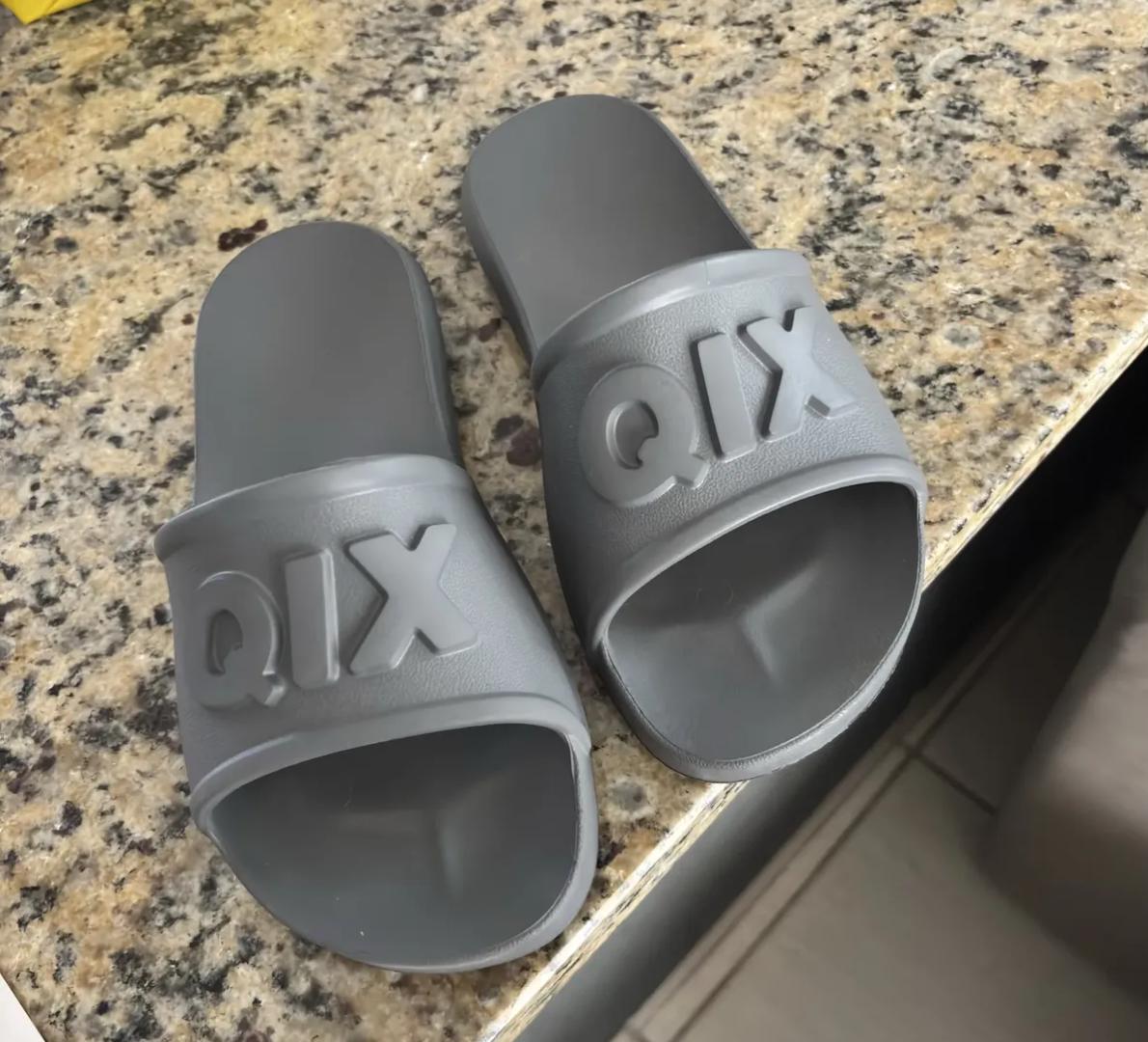 😌 Chinelo Qix Full Liso (Em cores)