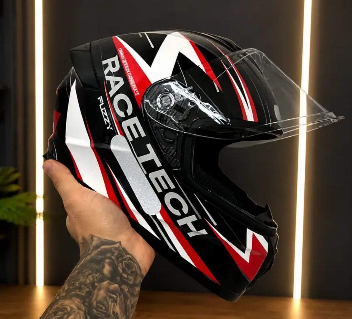 ✅ Capacete Race Tech Hit
