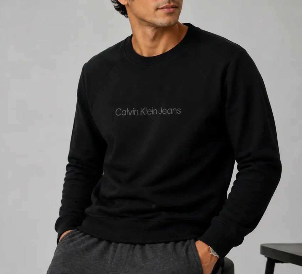 ✅ Moletom Calvin Klein Crewneck Light Front Logo
