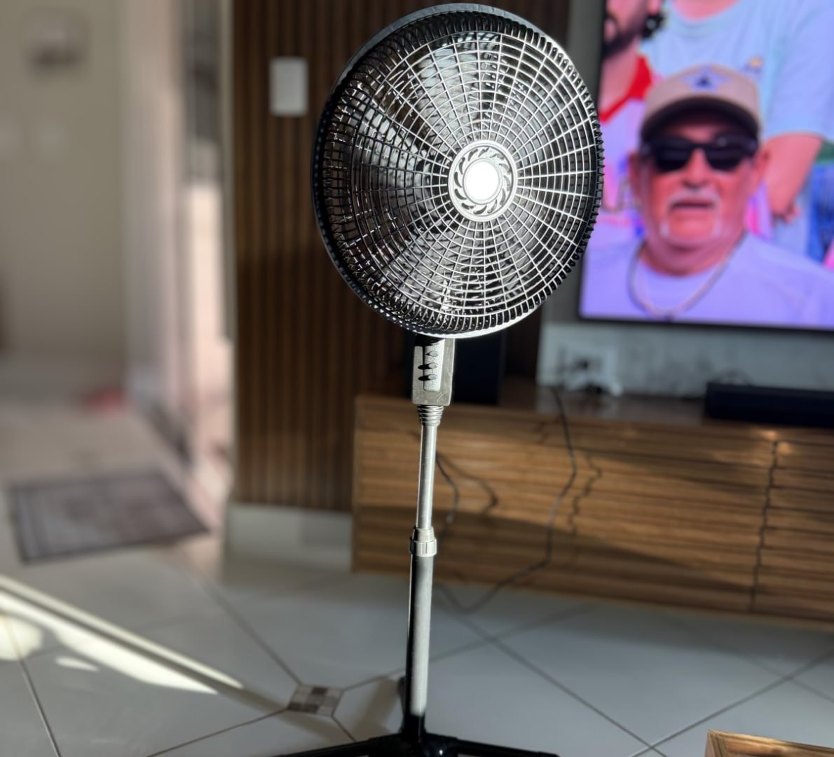 🌬 Ventilador de Coluna Silencioso 110V - HEPTA WORLD