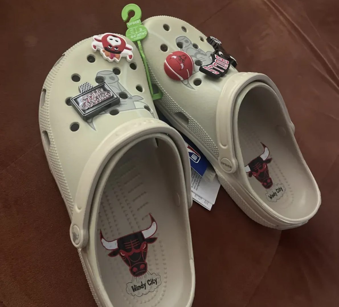 ✅ Sandália Crocs Nba Bulls Elevated Classic Clog Multi