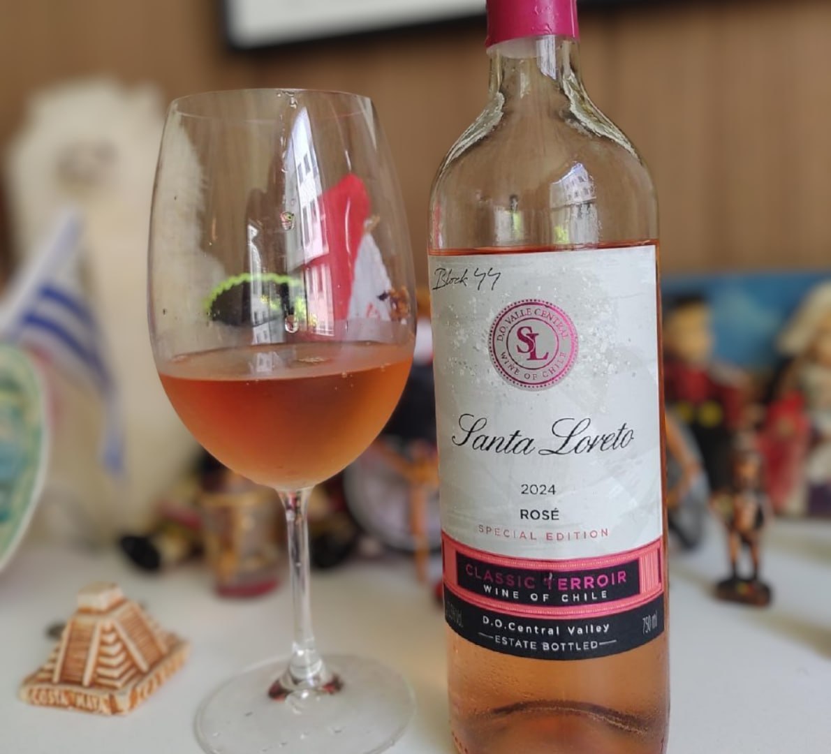 🍷 Vinho Fino Rosé Chileno Santa Loreto Varietal 750ml