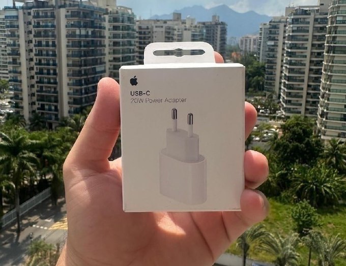 ⚡️ Adaptador de corrente USB-C de 20 W