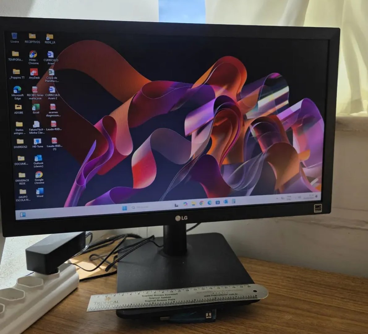 š„ Monitor LG LED 20ā HD+, LG Switch, HDMI, VGA, 75Hz,