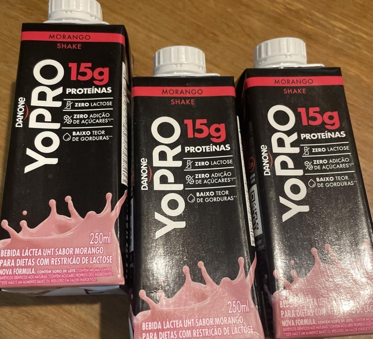 💪 YoPRO Bebida Láctea UHT Morango 15g de proteínas 250ml - 12 unidades