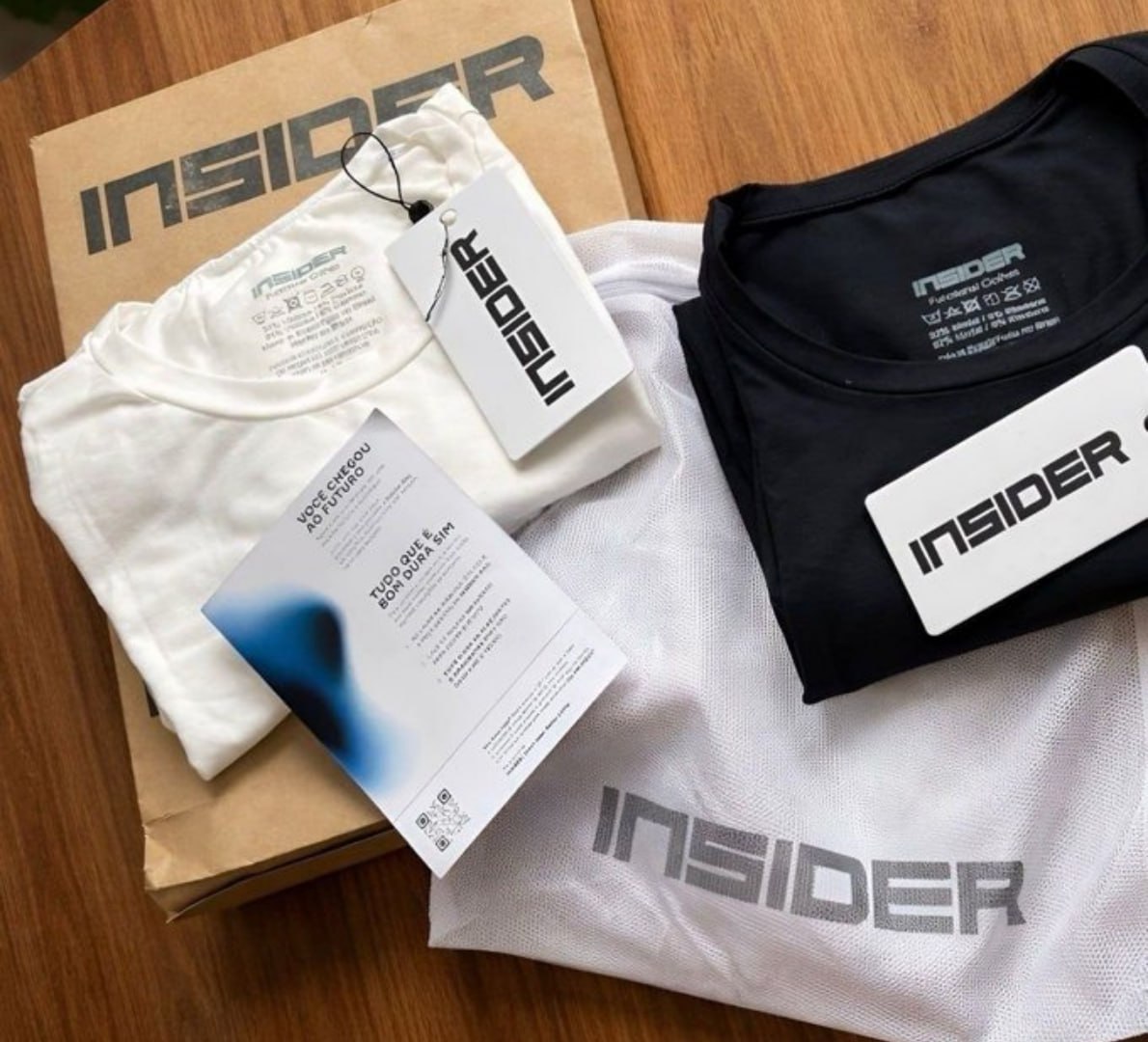 👕 Daily T-Shirt Insider (3 cores)