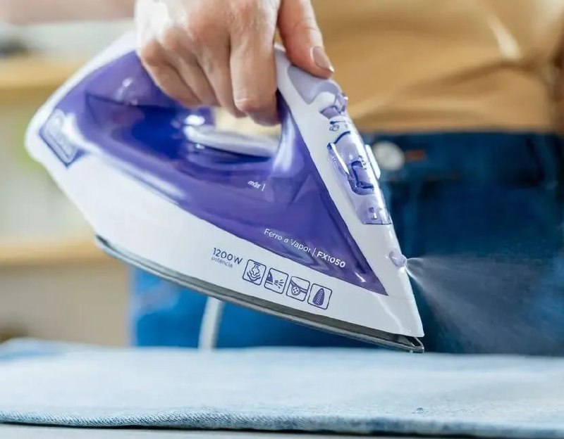 ✅ Ferro De Passar Roupa À Seco Ou Vapor Black Decker 127V