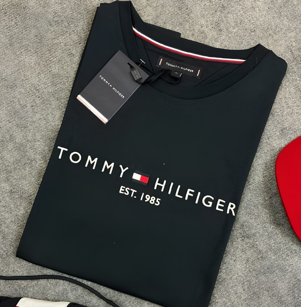 👕 Camiseta Tommy Hilfiger Core Logo Tee Preta