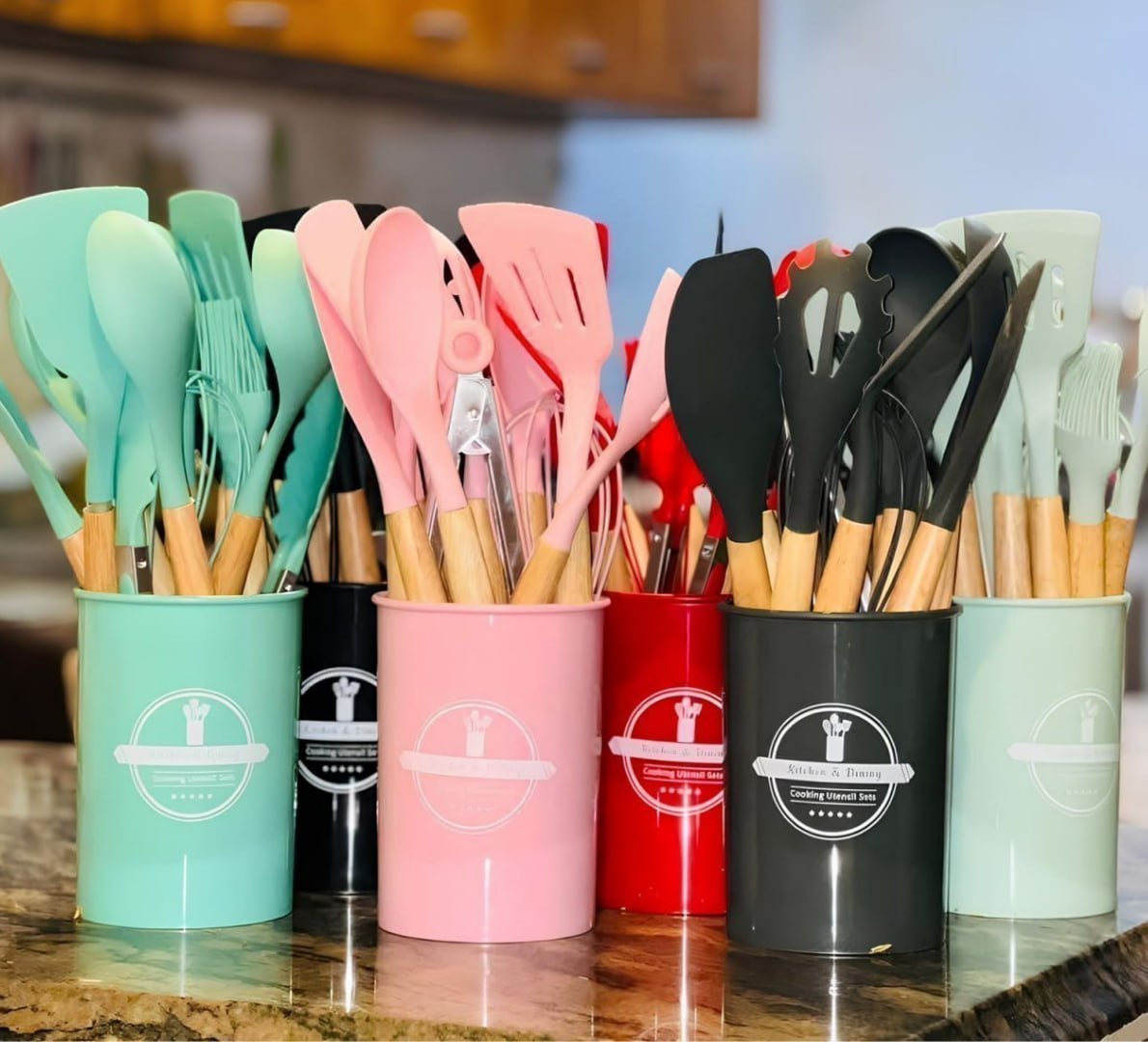 🥄 Kit 12 Utensílios de Cozinha Silicone Cabo Madeira (4 Cores)