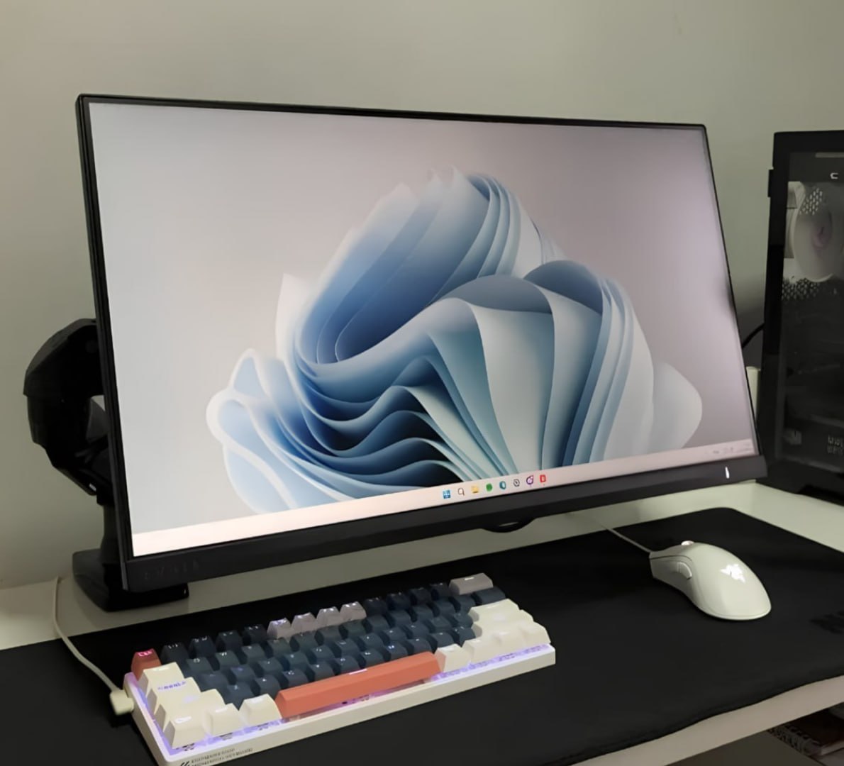 🖥 Monitor Gamer Phillips 24" Wide Evnia Ips 144hz 0.5ms