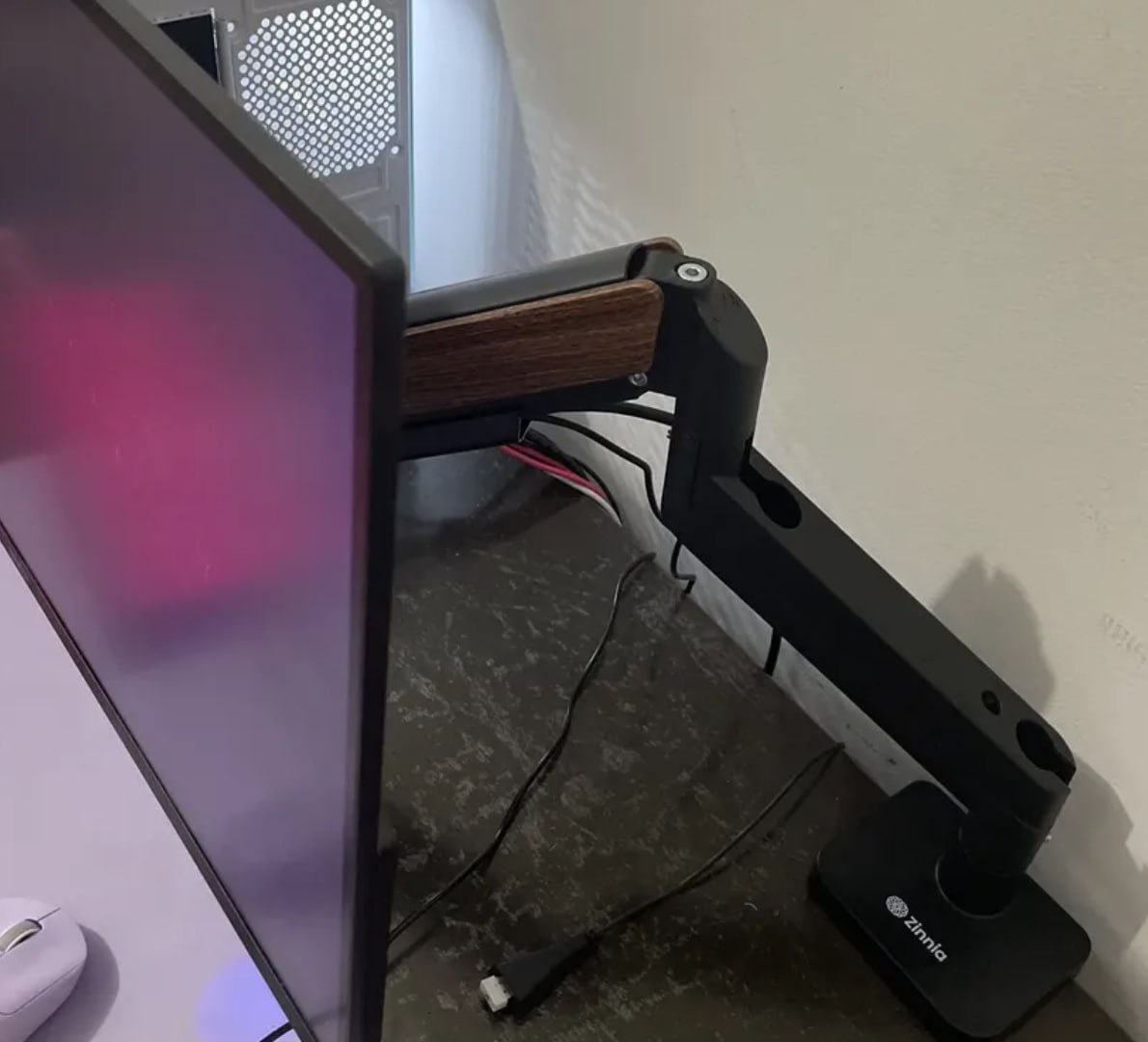 ✅ Suporte Articulado Zinnia Rust 100, 17" a 32", com Pistão a Gás, VESA