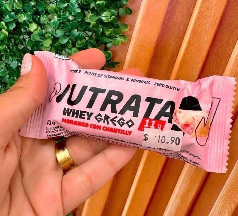 💪 Barra Whey Grego Morango com Chantilly Nutrata - 12 Unidades