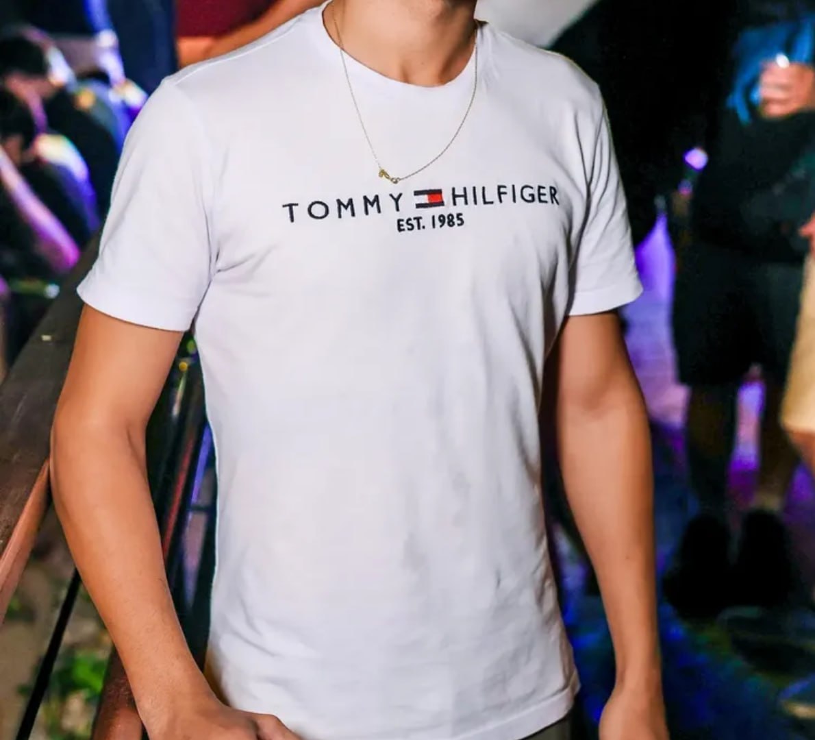 👕 Camiseta Tommy Hilfiger 1985 Algodão (4 Cores)