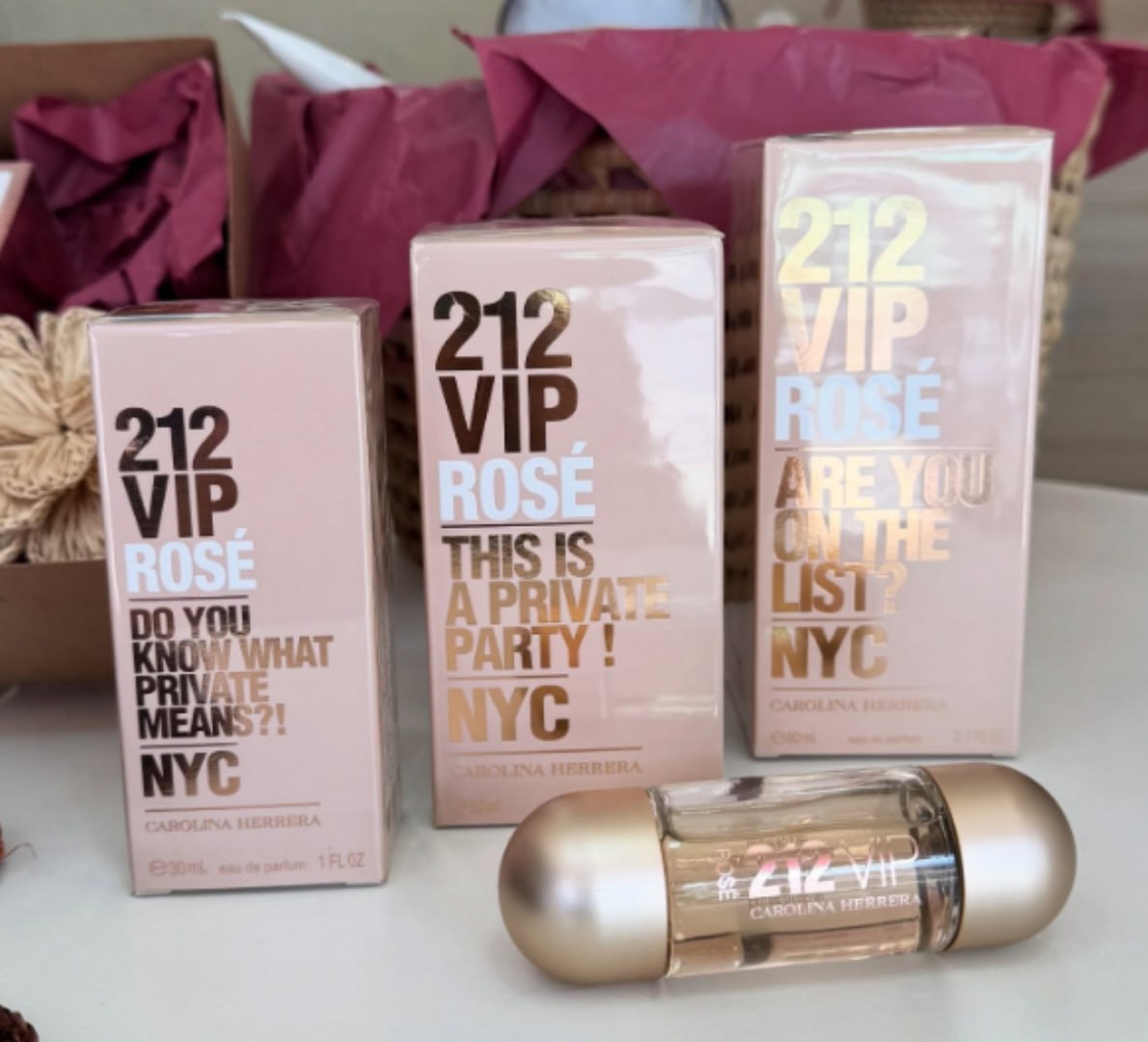 💨 Perfume Carolina Herrera 212 VIP Rosé EDP 125ml