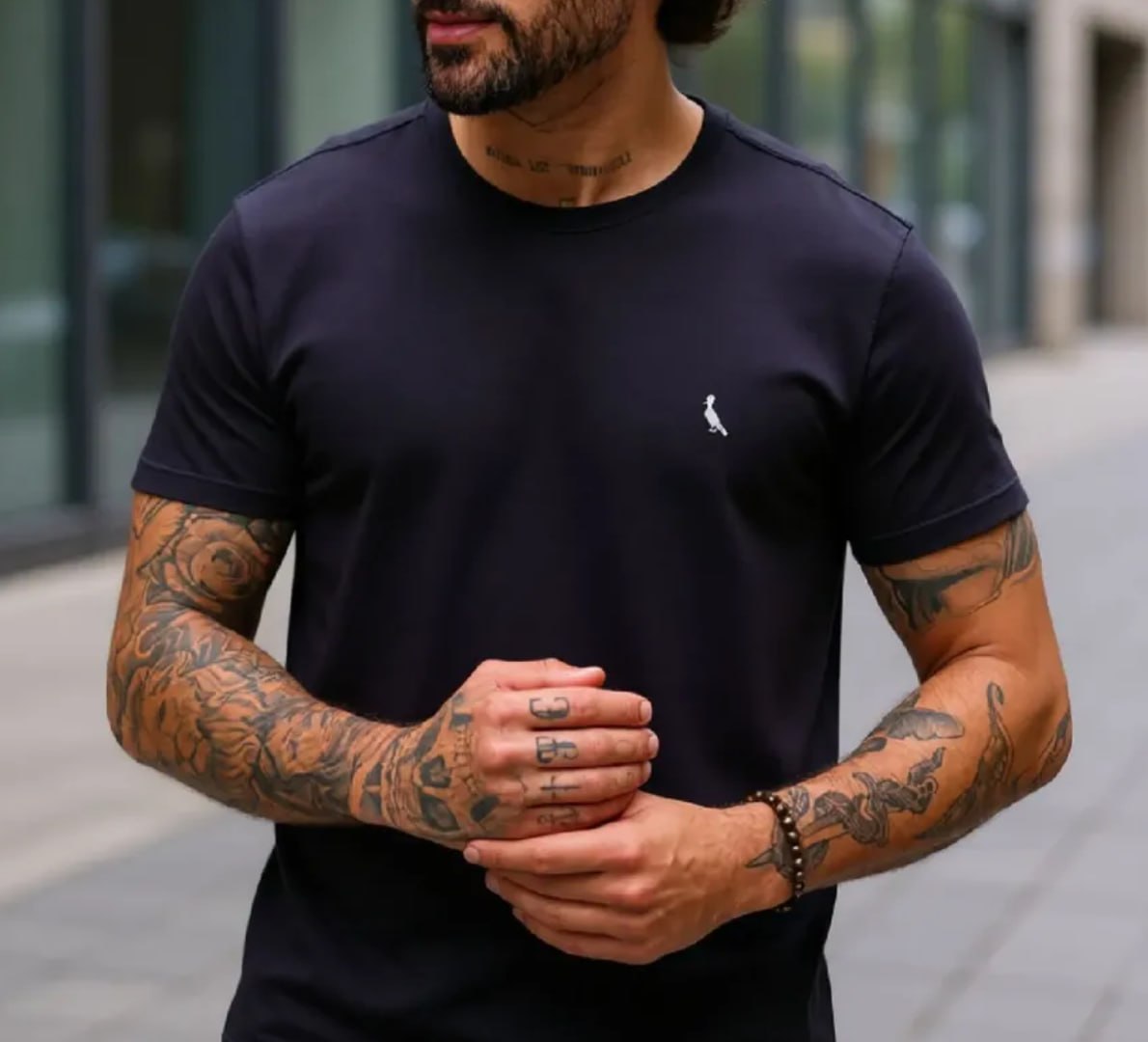 👕 Camiseta Regular Essence Reserva Preta