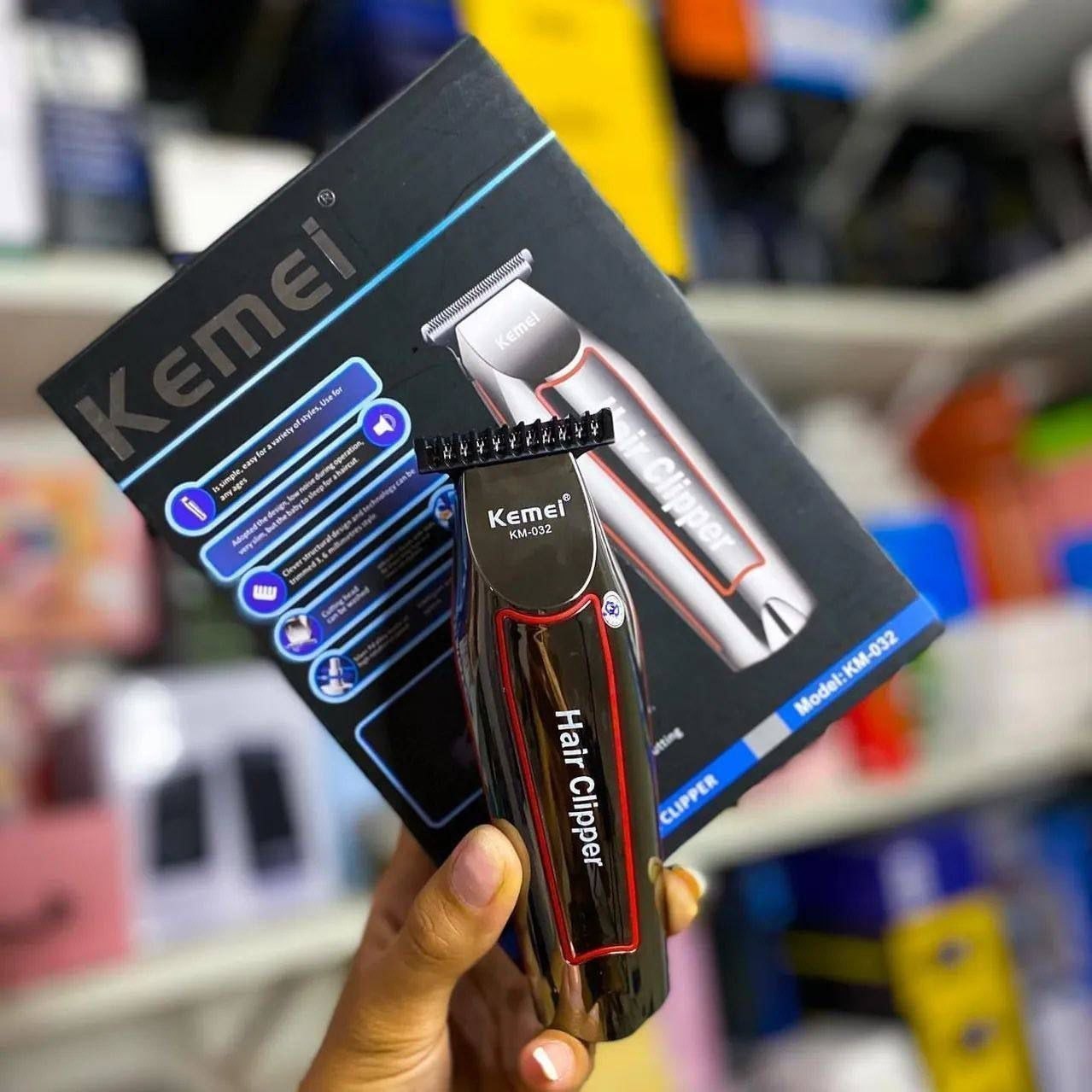 💈 Maquina De Cabelo E Barba Profissional Kemei 032