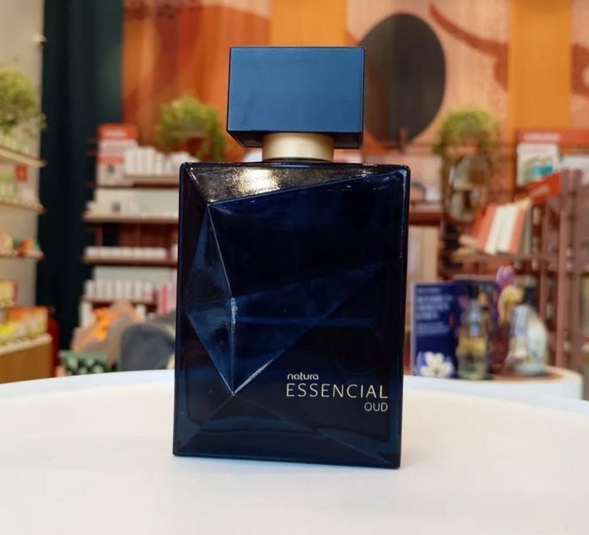 💨 Perfume Essencial Oud Natura Deo Parfum, 100ml