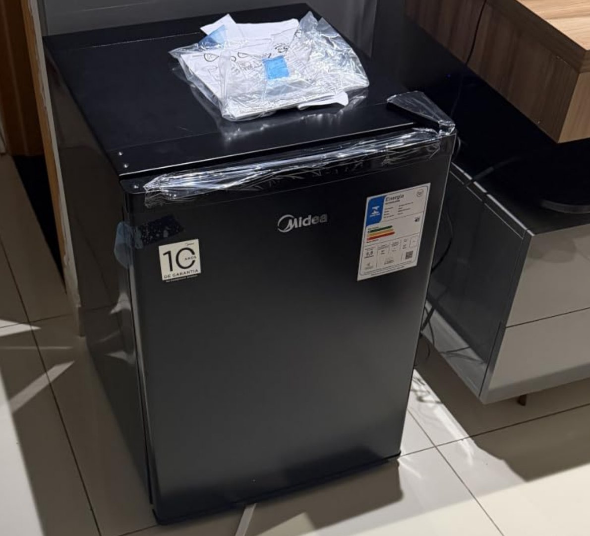 🧊 Frigobar 67L Black Edition Inverter Bivolt Midea