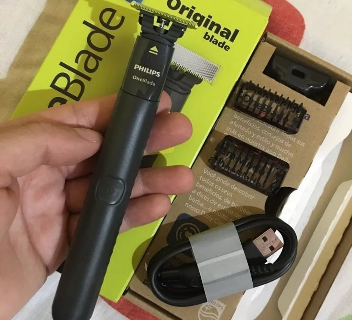 🪒 Barbeador e Aparador Elétrico Philips OneBlade com Pente 5 em 1 e À Prova D'Água