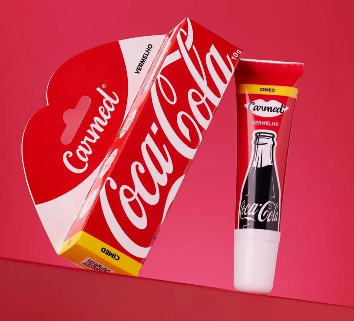 💄 Hidratante Labial Carmed Coca-Cola Vermelho 10g