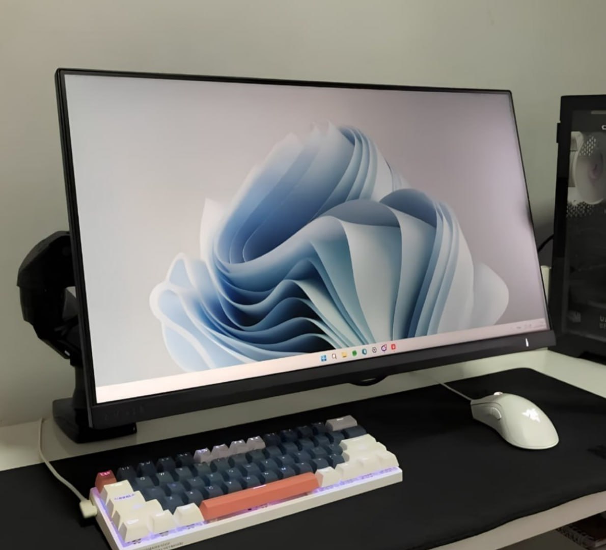 🖥 Monitor Gamer Phillips 24" Wide Evnia Ips 144hz 0.5ms