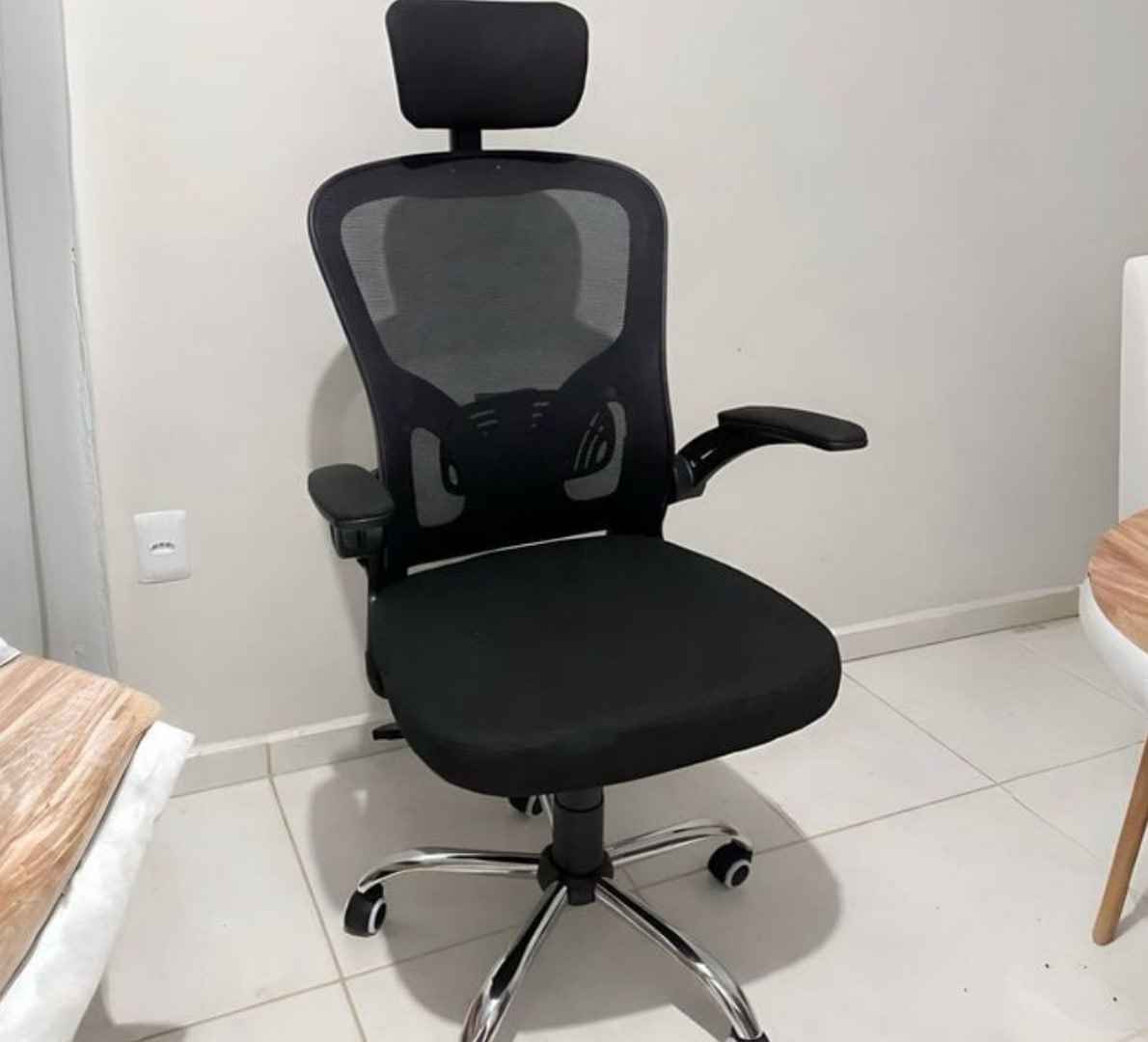 🪑 Cadeira de Escritório Ergonômica B100 Boston