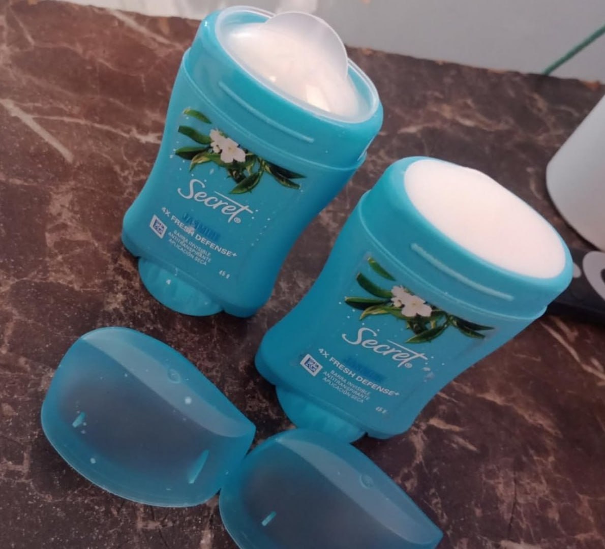 ✅ Desodorante Antitranspirante Secret em Barra Jasmine, 45g